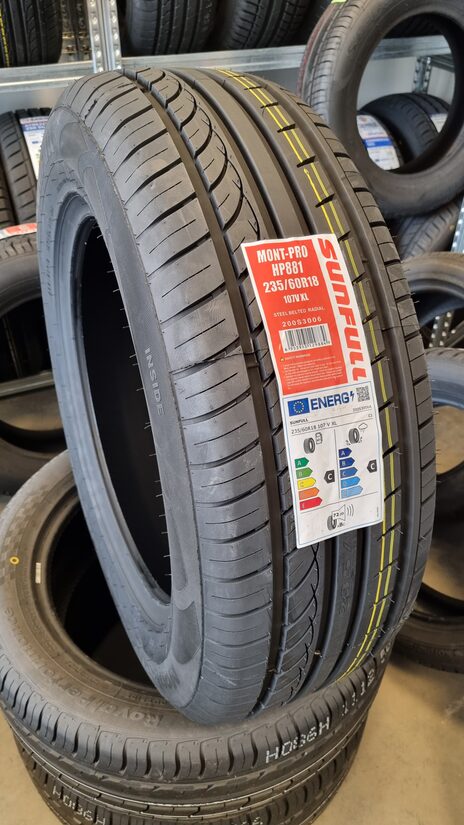 235/60R18 Sunfull HP881